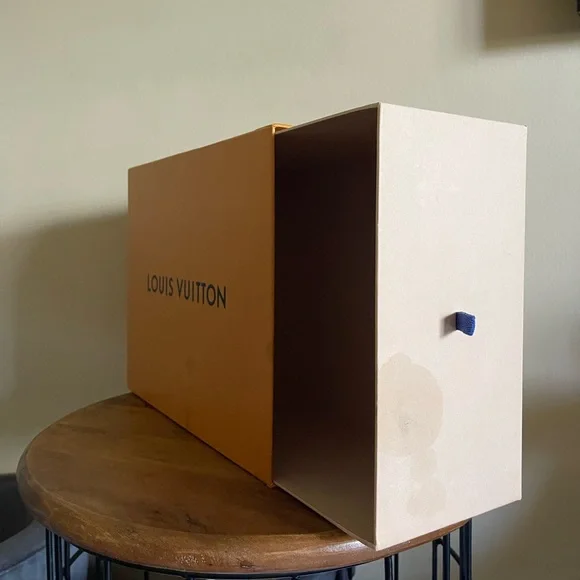 Louis Vuitton box & dust bag